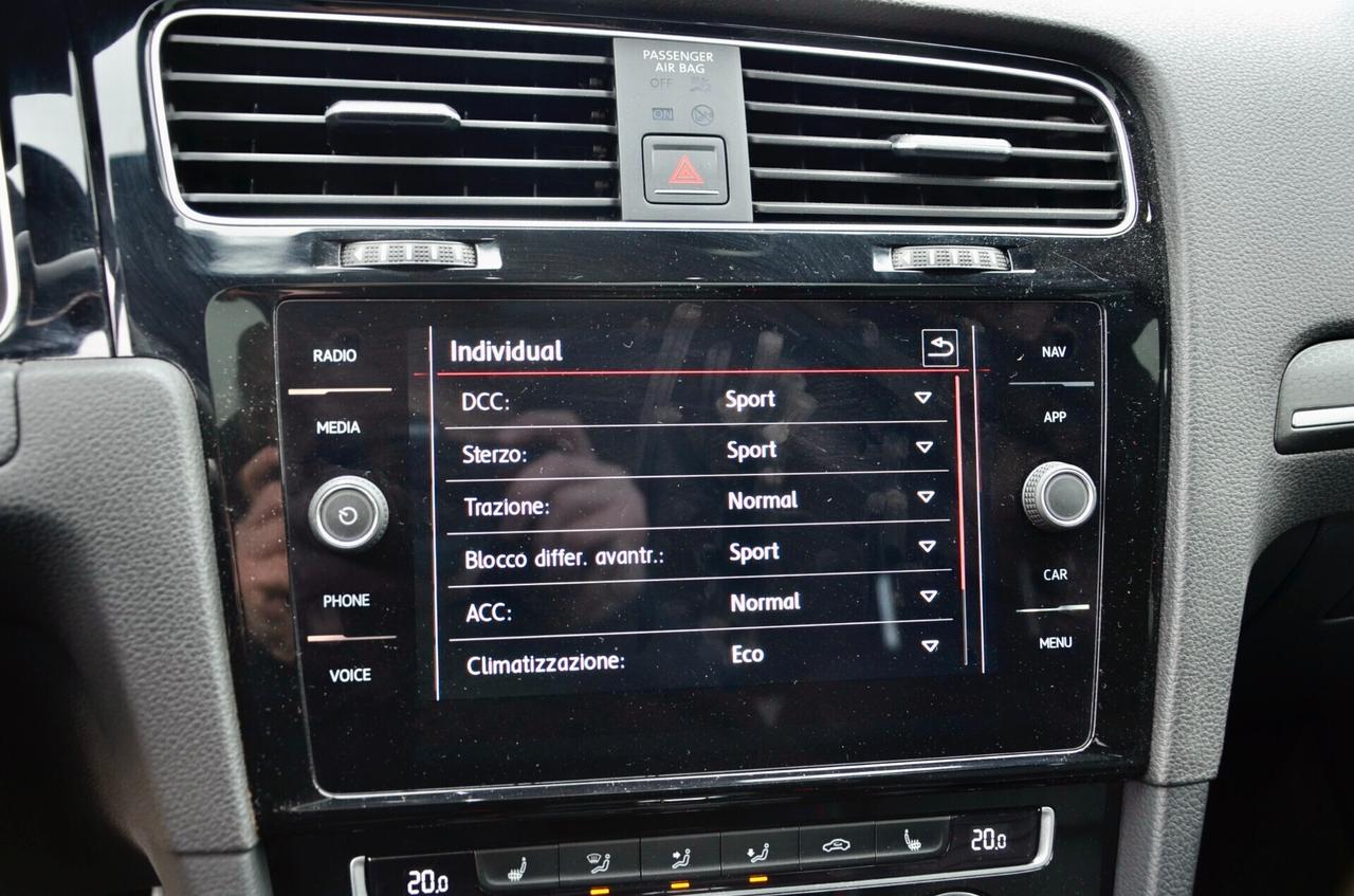 VOLKSWAGEN GOLF 7.5 GTI PERFORMANCE 2.0 TSI 245cv DSG, SERVICE CON FATTURE, TETTO, DCC, FULL PELLE, FARI FULL LED, 19", PERMUTE