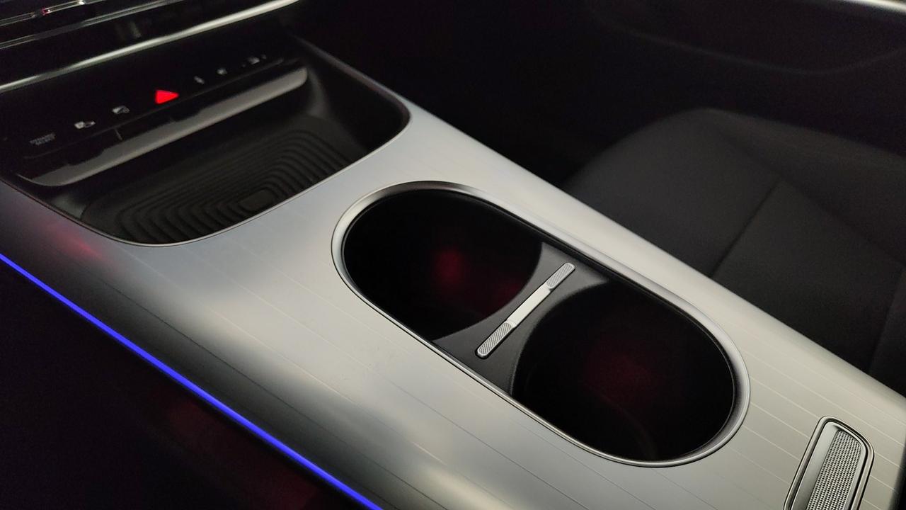 Mercedes-Benz CLA 250+ con tecnologia EQ