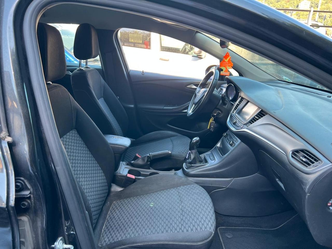 Opel Astra 1.6 CDTi 5 porte