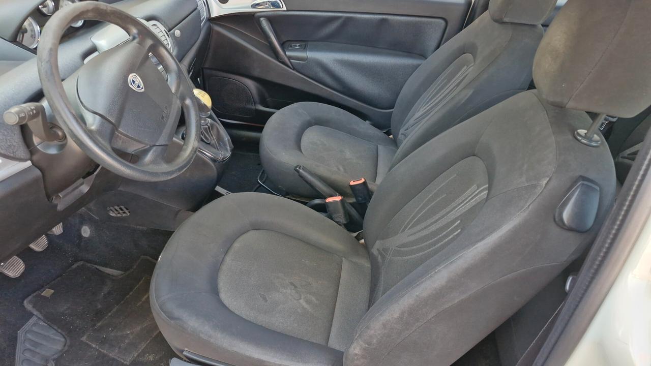 Lancia Ypsilon 1.2 69 CV Diva