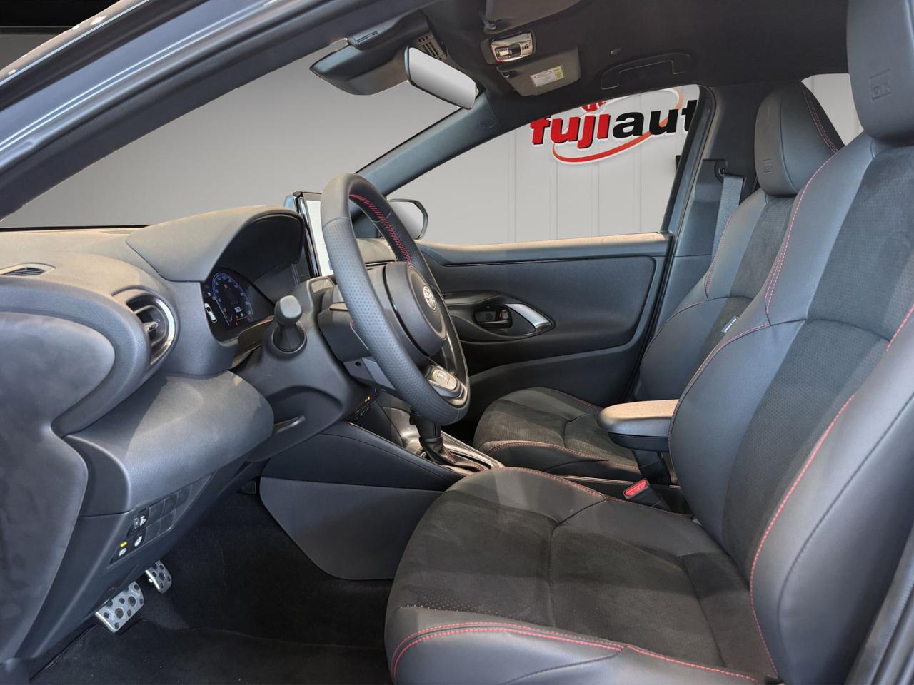 Toyota Yaris 1.5h 130 GR Sport