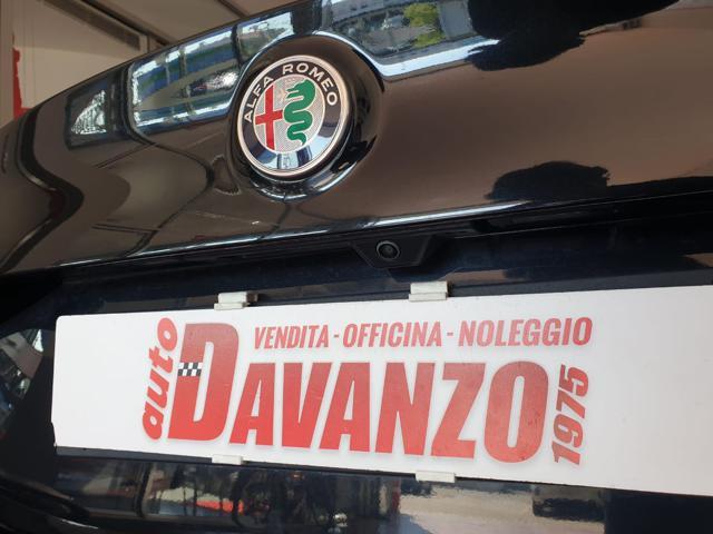 ALFA ROMEO Giulia 2.0 Turbo 280 CV AT8 AWD Q4 Veloce in arrivo