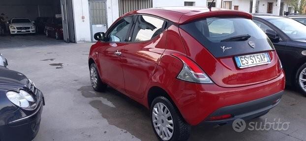 Lancia Ypsilon 0.9 TwinAir 85 CV 5 porte Metano Ecochic Elefantino
