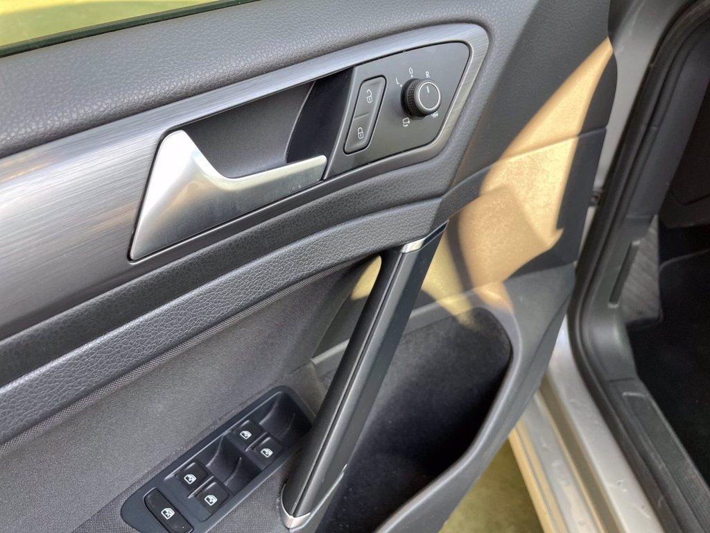 VOLKSWAGEN Golf 5p 1.4 tgi highline 110cv del 2017