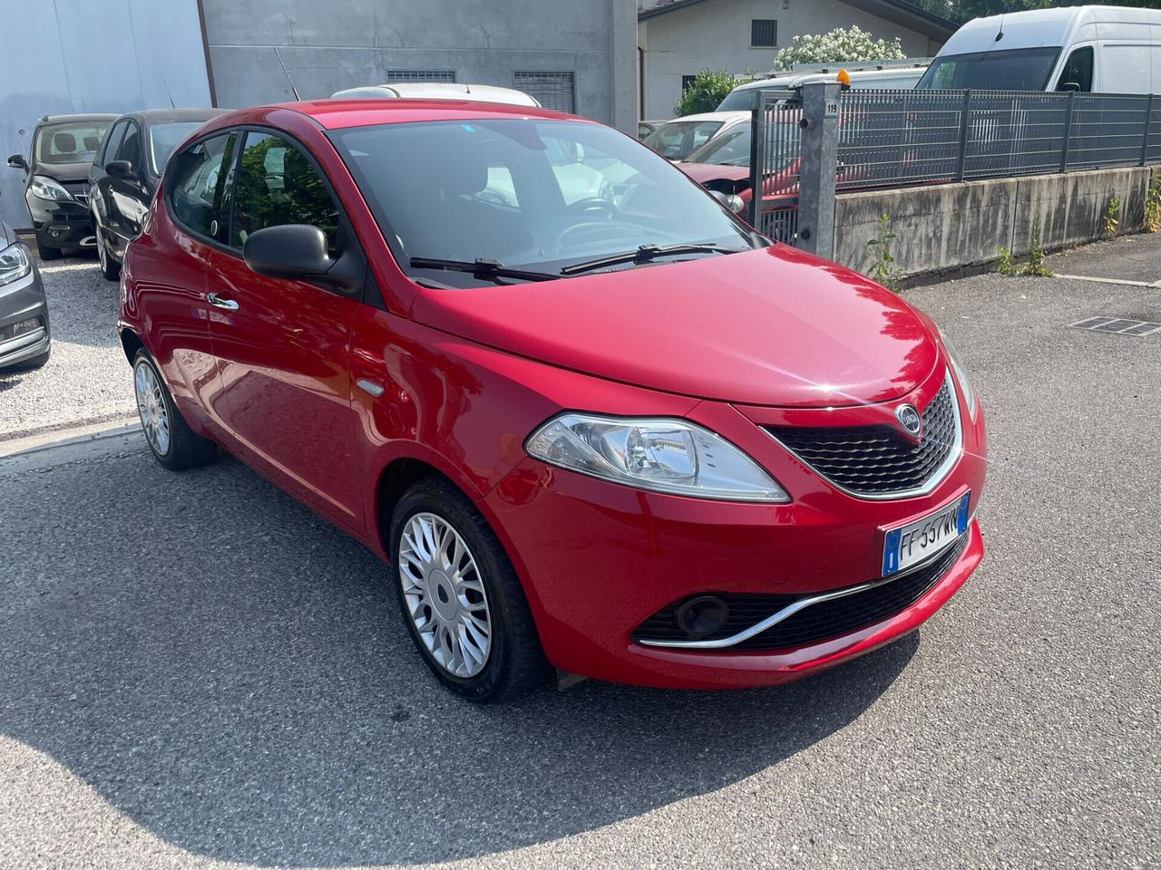 Lancia Ypsilon 1.2 69 CV 5 porte GPL Ecochic Silver