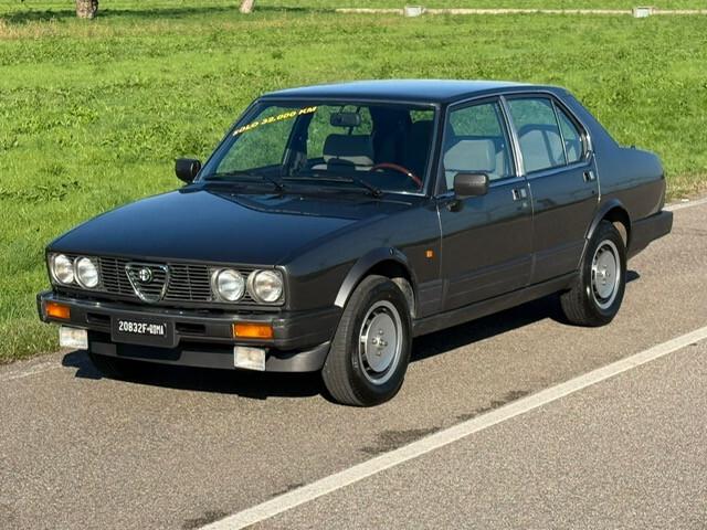 Alfa Romeo Alfetta Quadrifoglio Oro 2.0i "SOLO 32.000 KM"