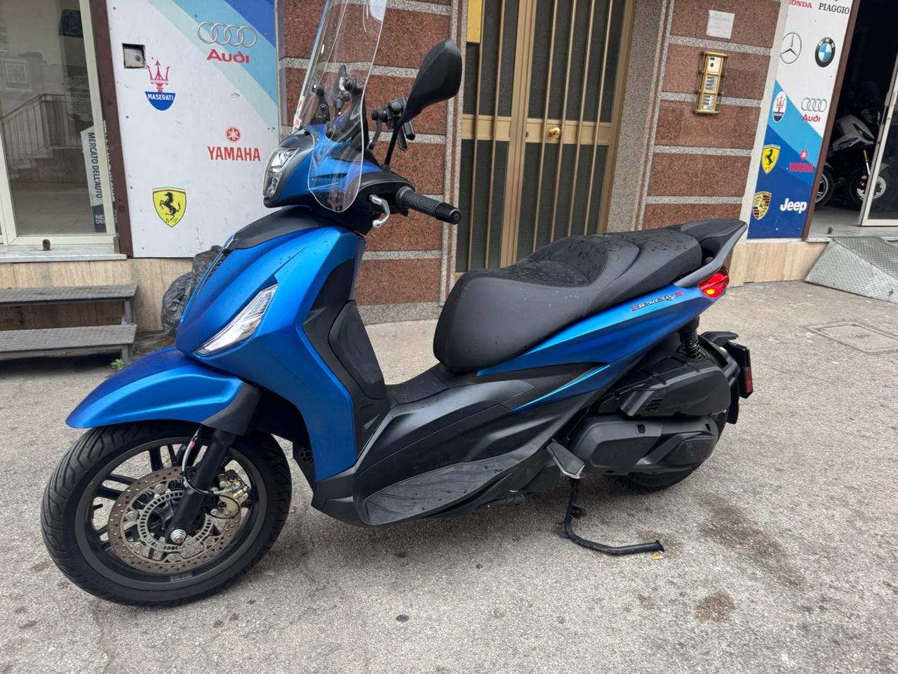 Piaggio Beverly 400 Sport
