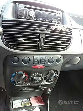 Fiat Punto 1.2 8V 5p. S Metano Clima