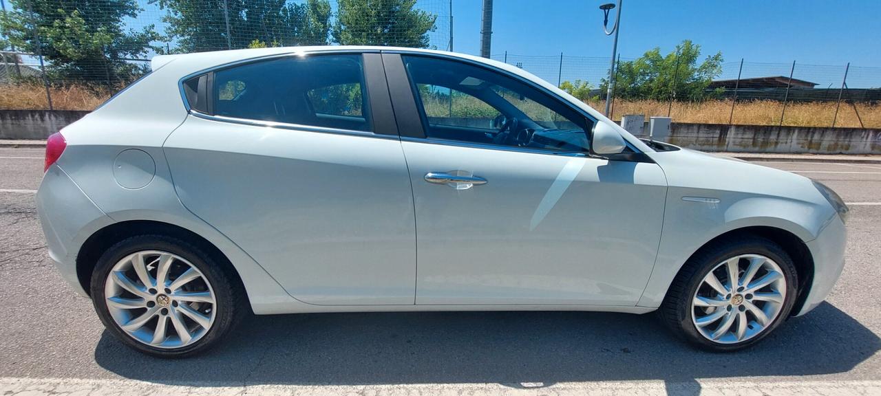 GIULIETTA 1,6 DIESEL SUPER JTD-M 105 CV X NEOPATENTATI LEGA TELEFONO STRAFULL IMPECCABILE