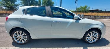 GIULIETTA 1,6 DIESEL SUPER JTD-M 105 CV X NEOPATENTATI LEGA TELEFONO STRAFULL IMPECCABILE