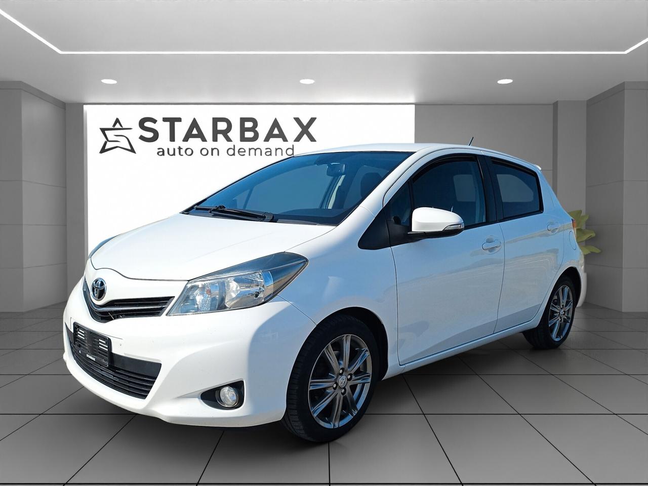 Toyota Yaris 1.4 D-4D 5 porte Trend SEDILI RISCALDABILI RETROCAMERA NAVI