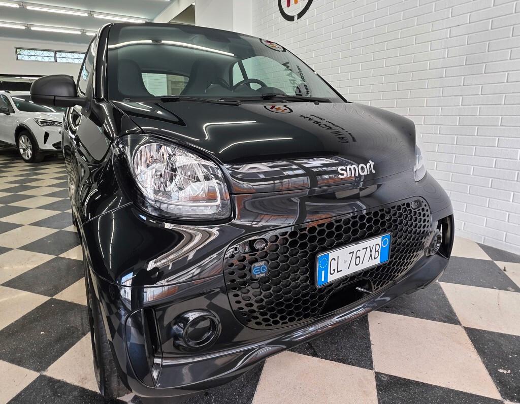 Smart ForTwo EQ elettrica cabrio Passion
