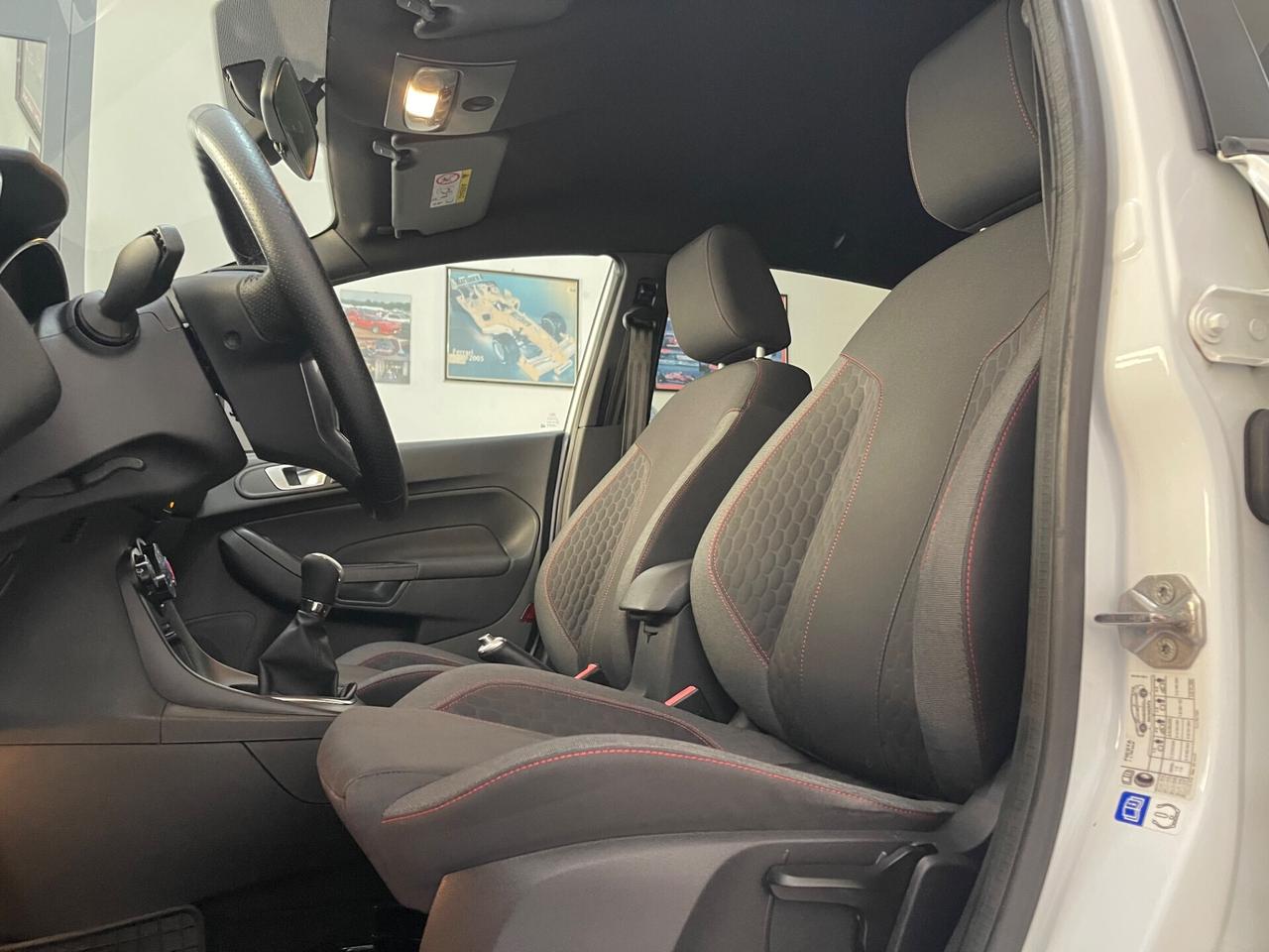 Ford Fiesta 1.5 TDCI 75CV 5 ST-Line