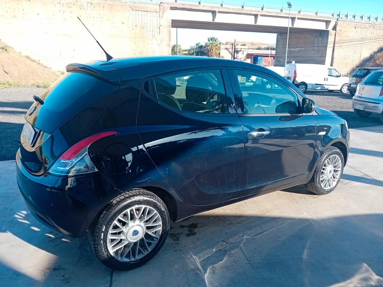 Lancia Ypsilon 1.2 69 CV 5 porte S&S Platinum