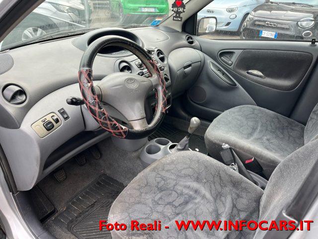 TOYOTA Yaris 1.0i 16V cat 5 porte
