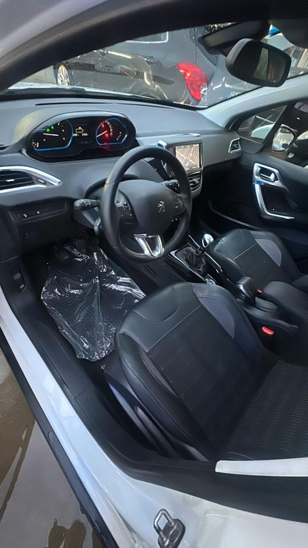 PEUGEOT 2008 1,6 DIESEL FULL OPTIONAL