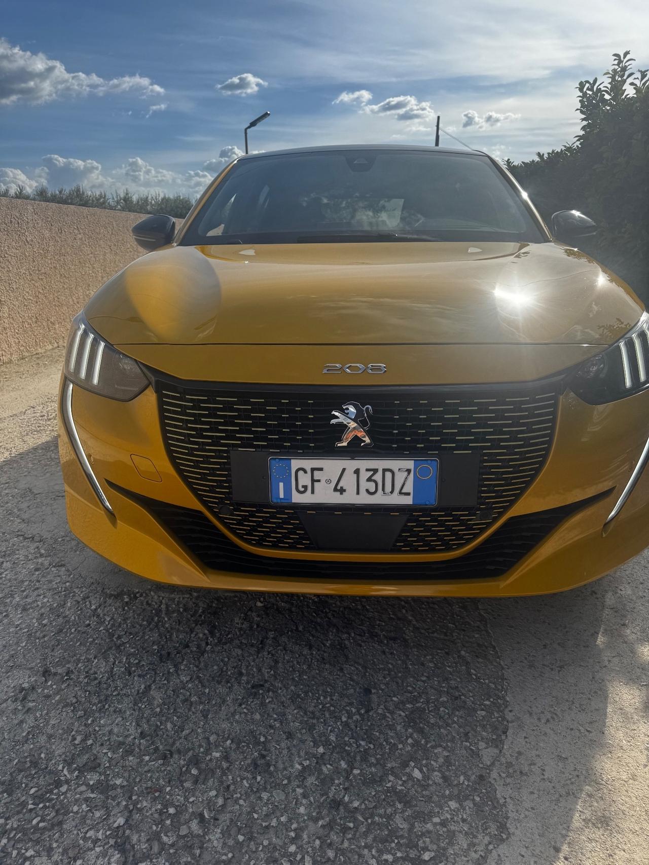 Peugeot 208 motore elettrico 136 CV 5 porte GT Pack