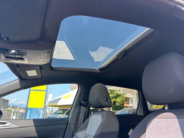 VOLKSWAGEN Taigo 1.0 TSI 110 CV R-Line UNICO PROPRIETARIO