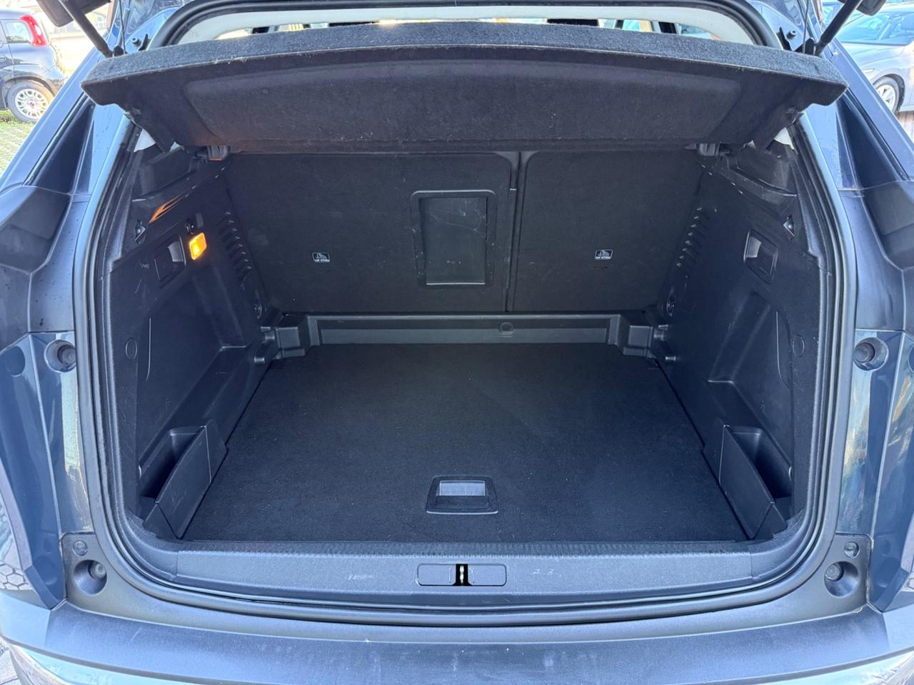 Peugeot 3008 BlueHDi 130 S&S EAT8 Allure