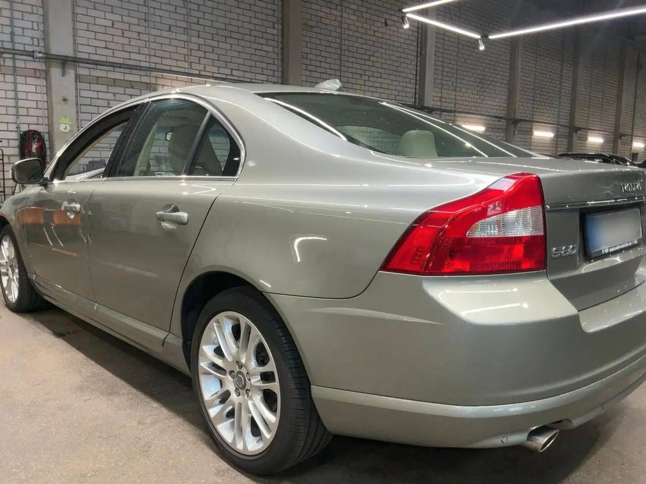 Volvo S80 4.4 V8 aut. AWD Summum