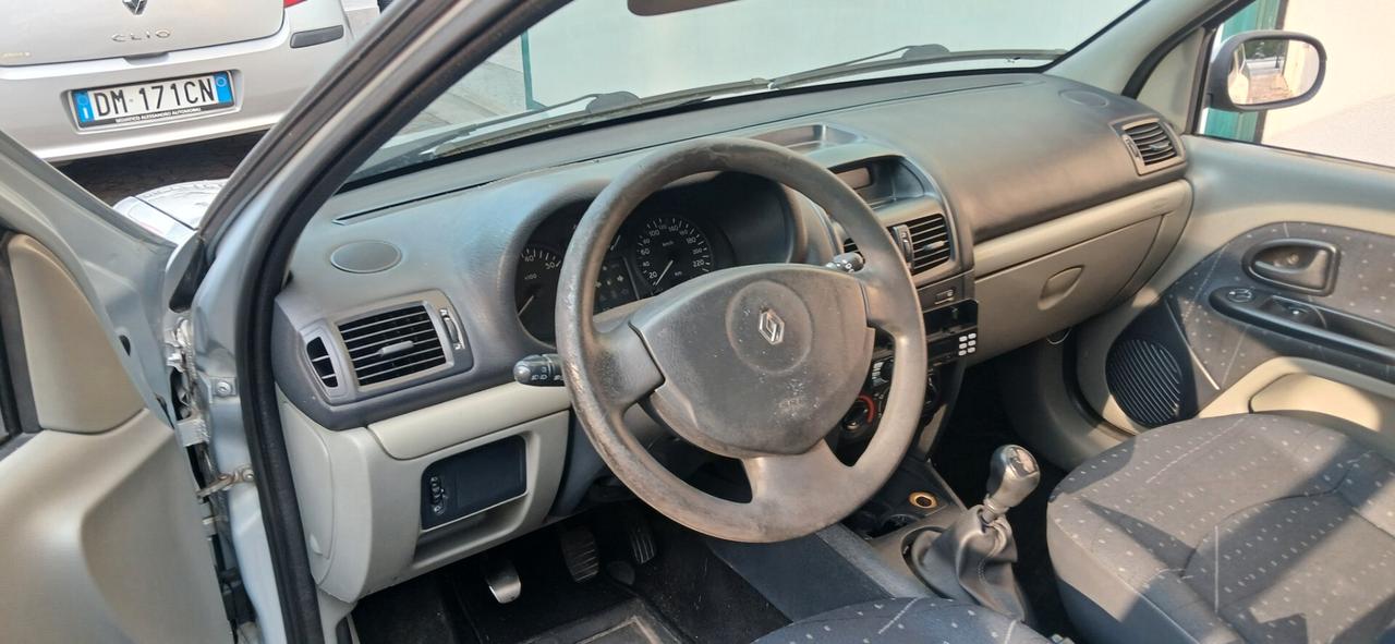 Renault Clio 1.2 16v neopatentati benzina