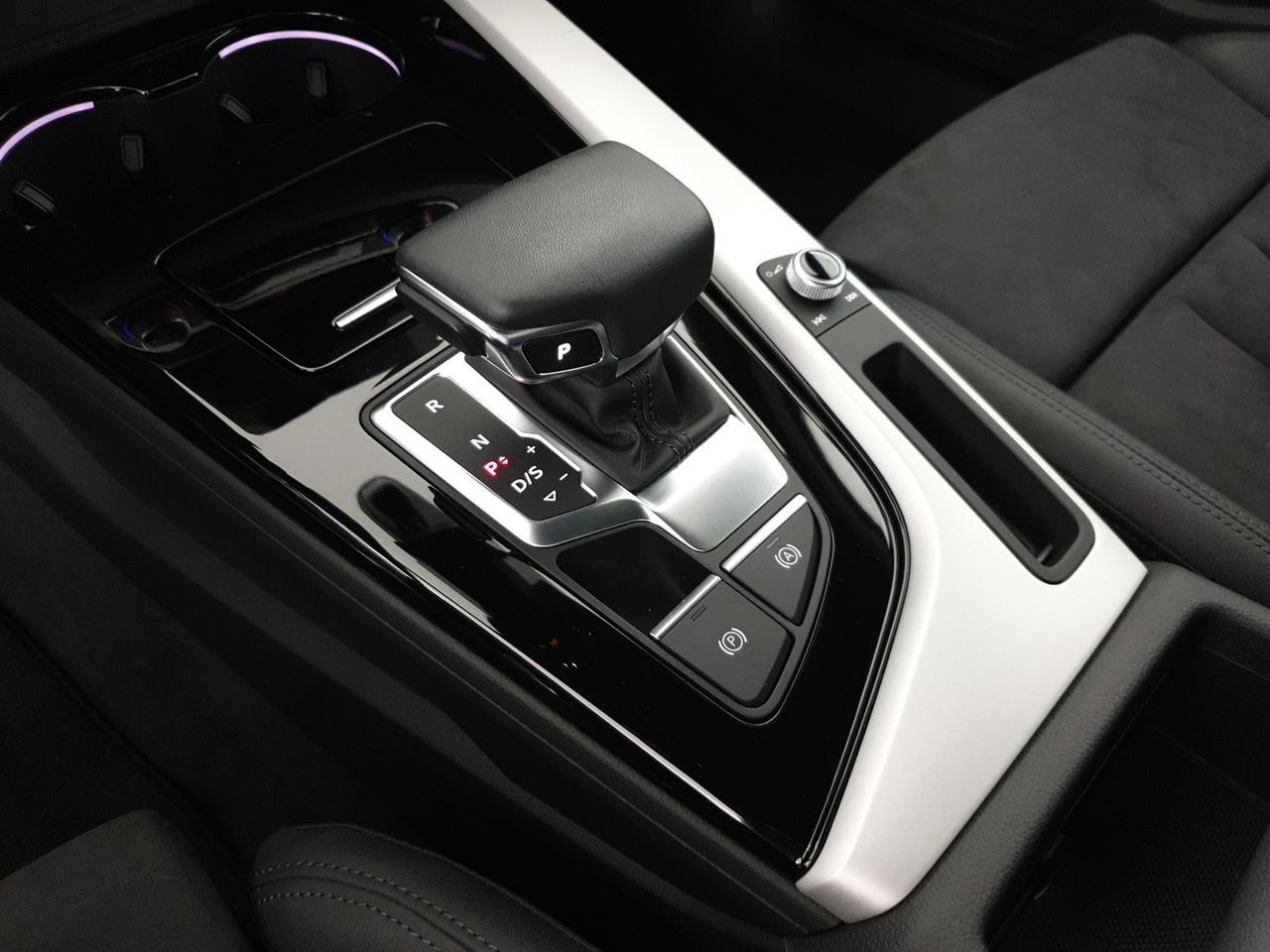 40TDI 204CV quattro S tronic Identity Contrast