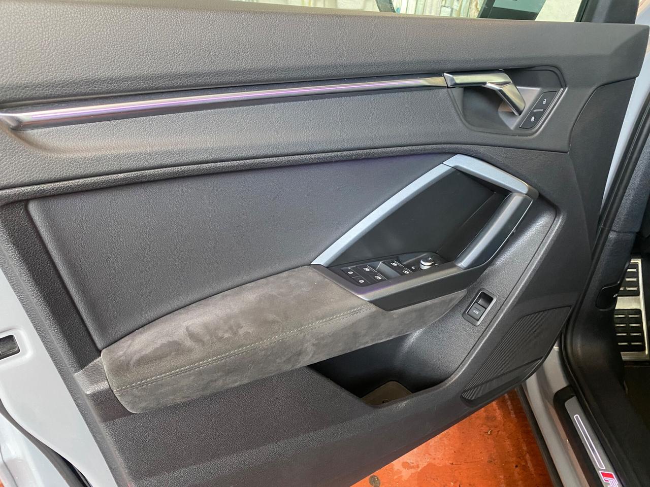 Audi Q3 RS Q3 SPB quattro S tronic LED