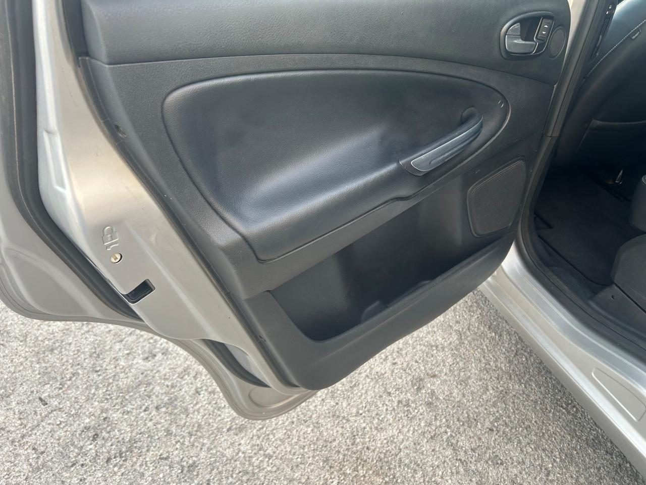 Ford S-Max 2.0 TDCi 140CV Titanium 7 Posti