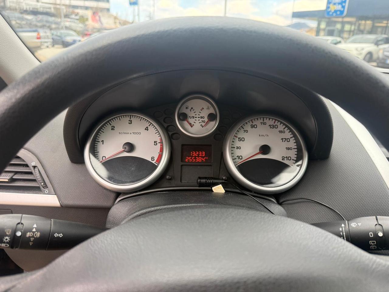 Peugeot 207 1.4 HDi 70CV 5p. X Line