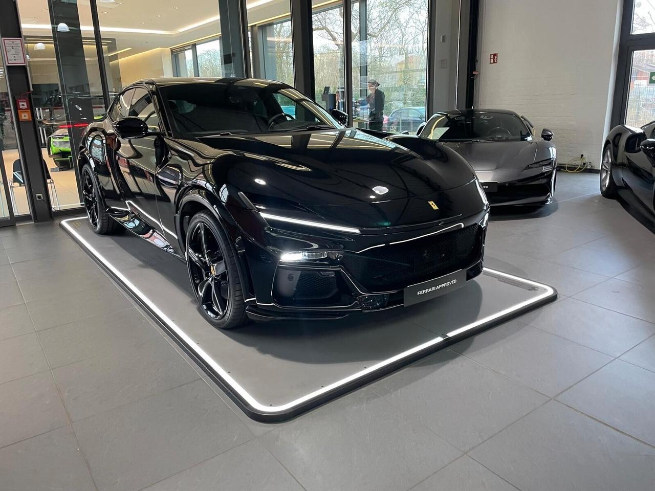 Ferrari Purosangue V12 DCT 4WD*Pano*Black