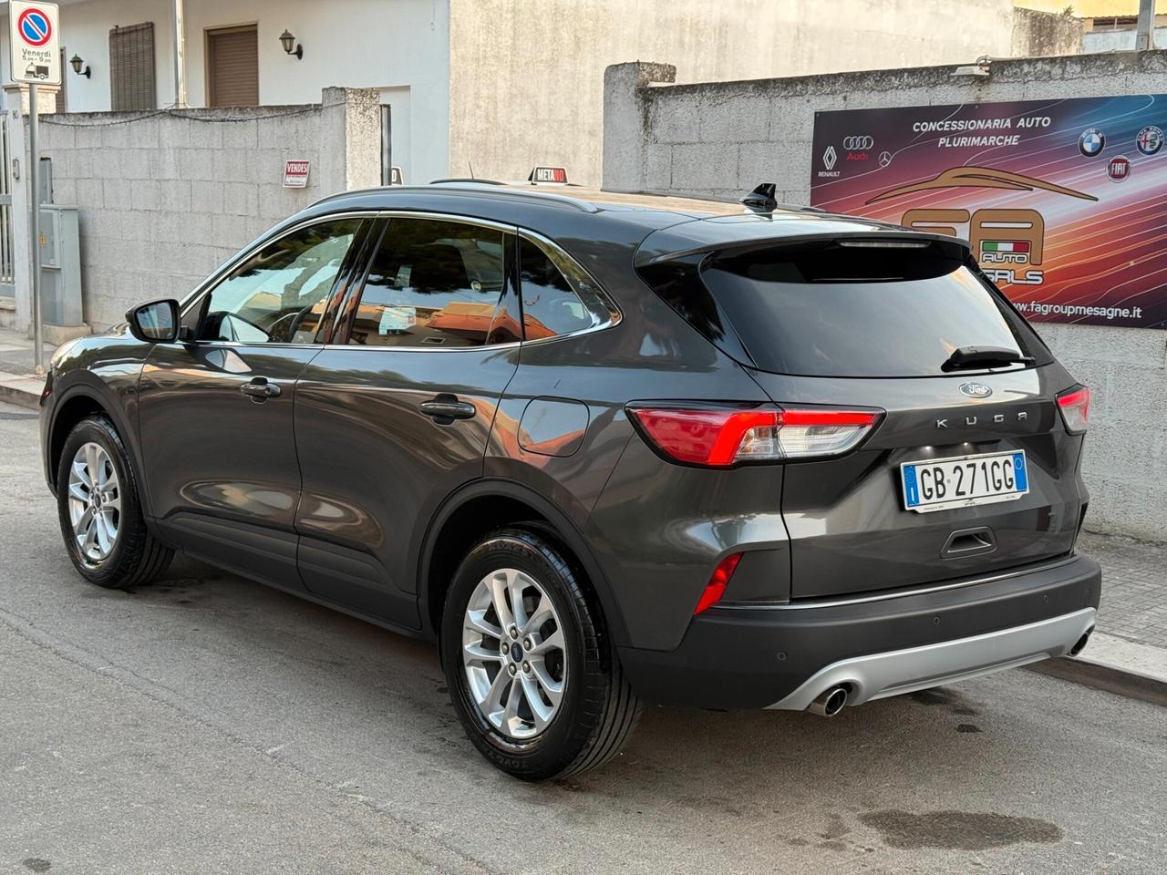 Ford Kuga 1.5 EcoBlue Autom Titanium NAVI CARPLAY