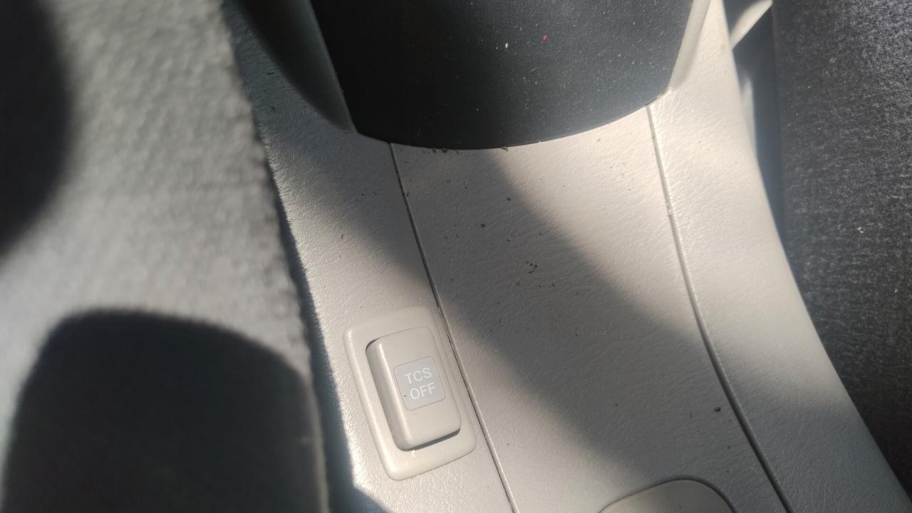 Mazda 323 F 1.6i 16V C. Autom. ASI-CRS clima Ok Neopat.