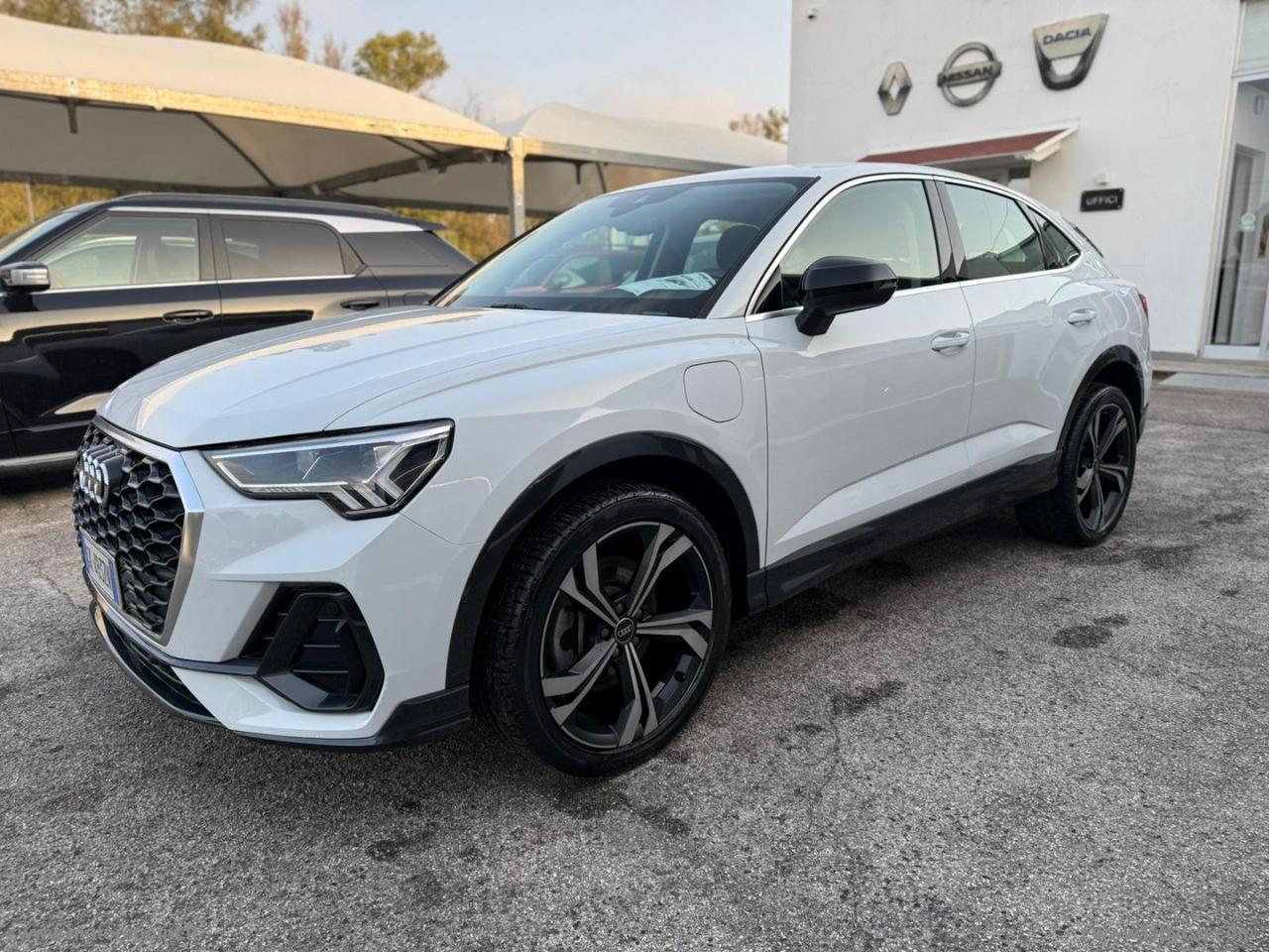 AUDI Q3 SPORTBACK 45 TFSI e S tronic Bus. Plus