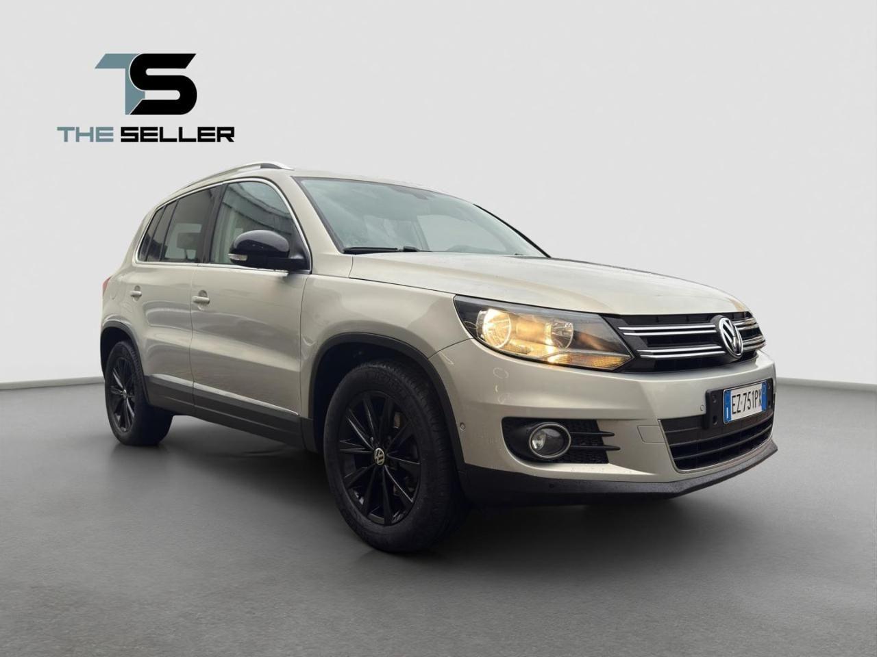 Volkswagen Tiguan 2.0 TDI 140 CV Sport & Style *TETTO APRIBILE*