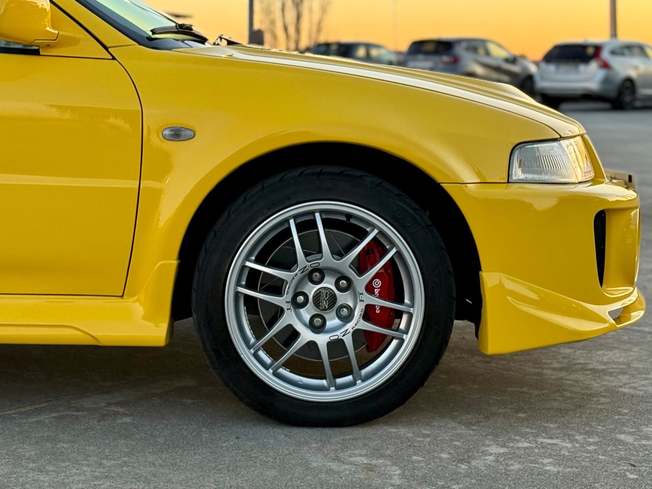 Mitsubishi Lancer EVOLUTION EVO V 5 GSR 2.0t 4x4 280cv DANDELION YELLOW