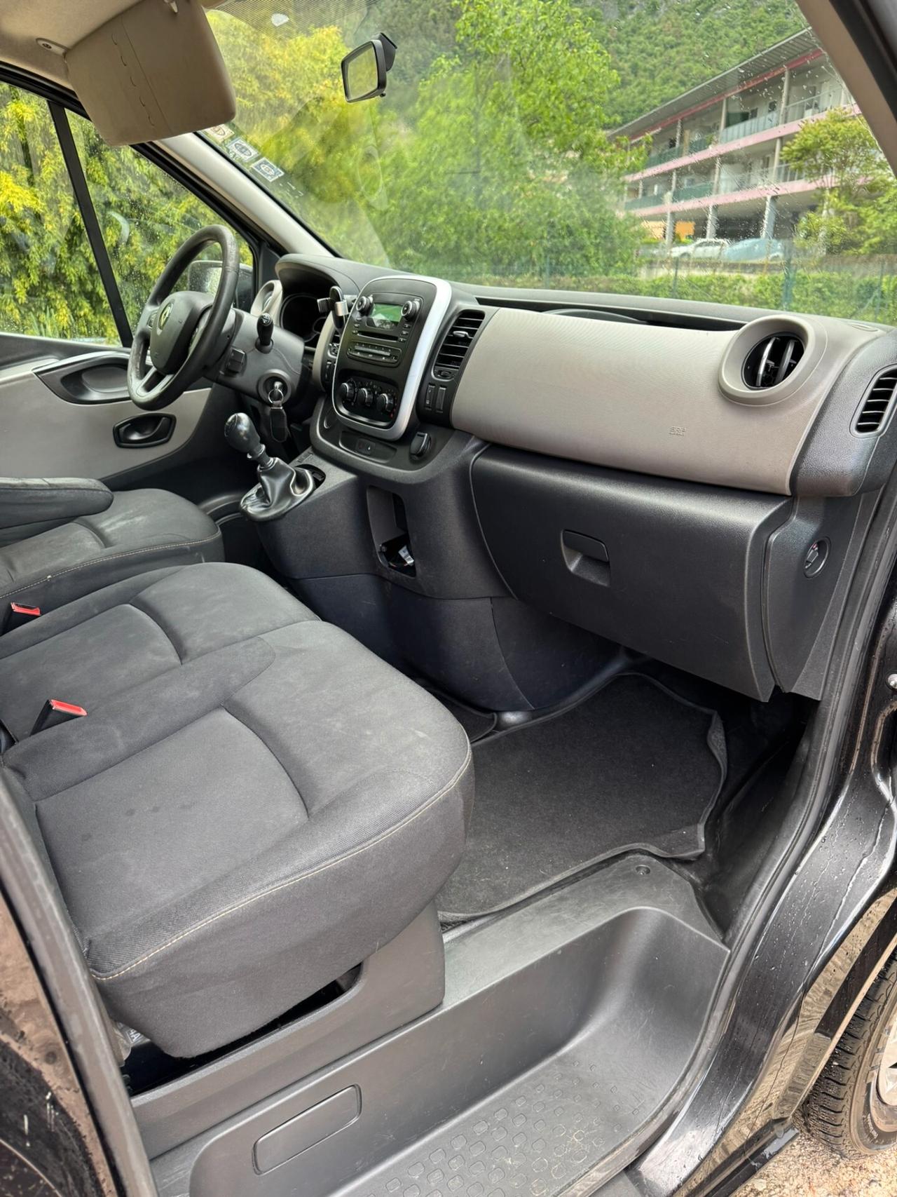 Renault Trafic 9 posti 1.6 dCi 125CV L2 gancio traino