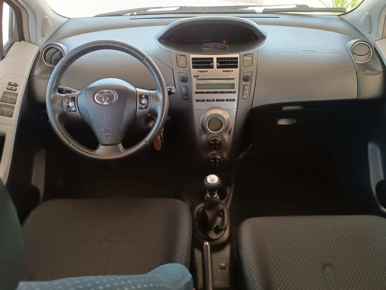 Toyota Yaris 1.4 Km 75.000! Ok Neo Gar Rate