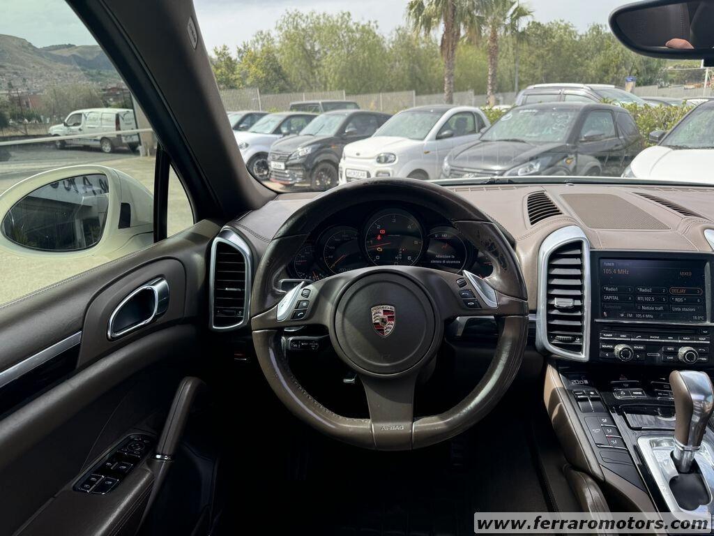 PORSCHE CAYENNE TETTO PANORAMICO A SOLI 219 EURO AL MESE