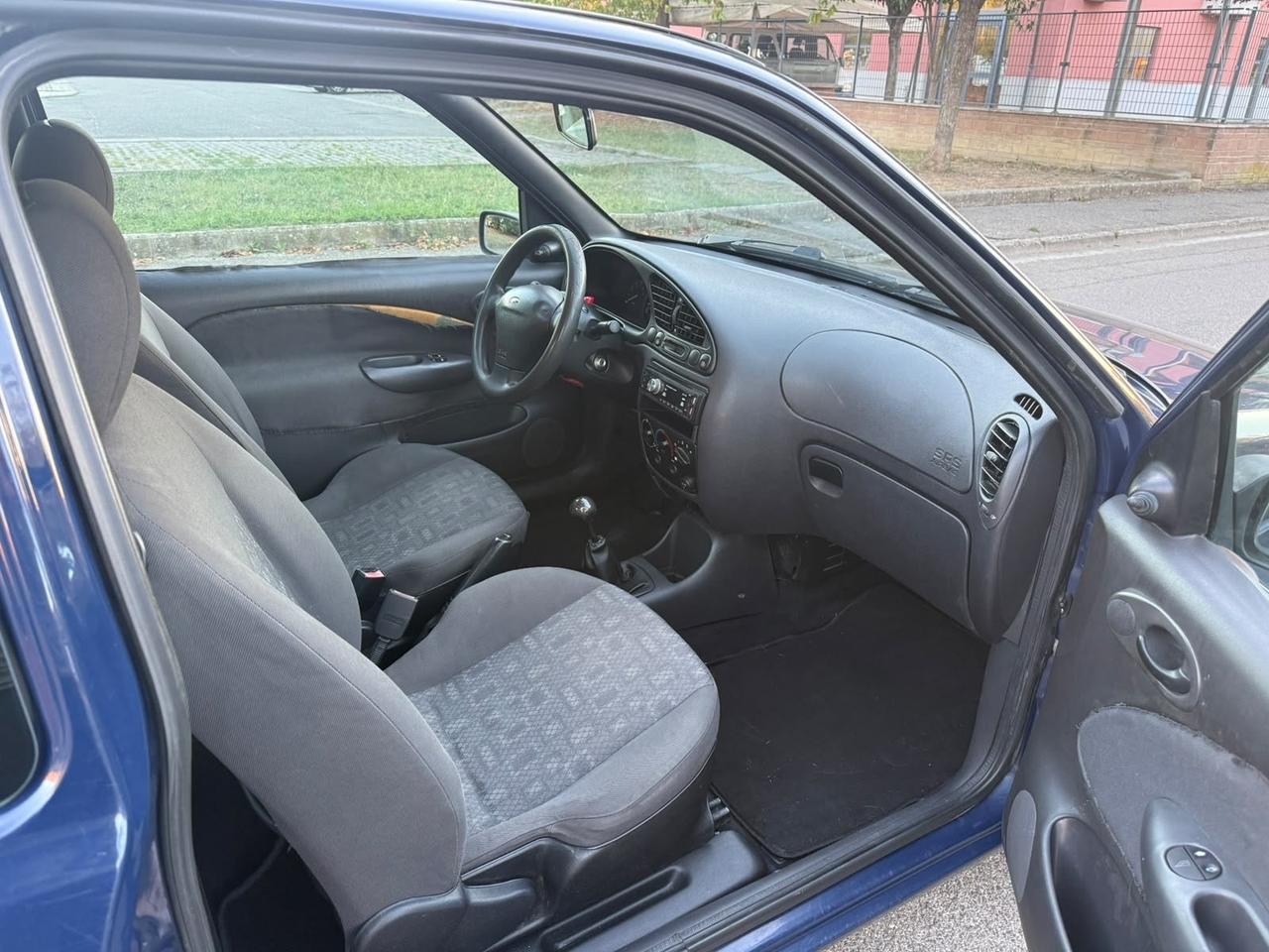 Ford Fiesta 1.2i 16V cat 3 porte Zetec