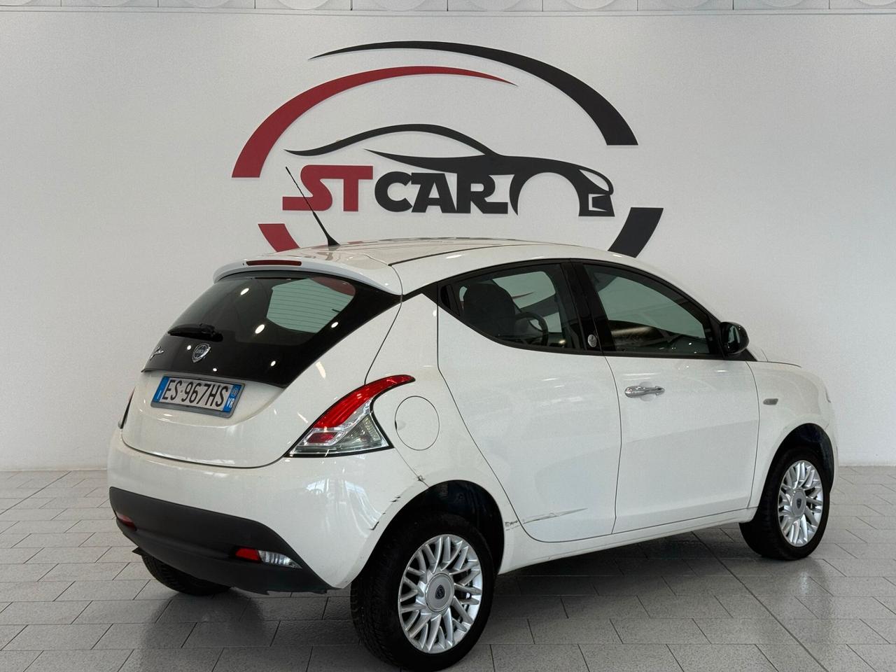 Lancia Ypsilon 0.9 TwinAir 85 CV 5 porte Metano Ecochic Gold