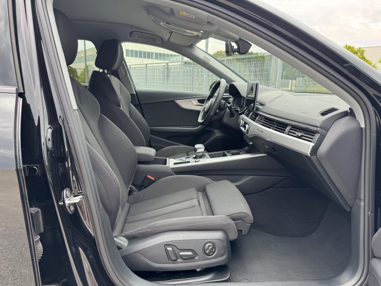 Audi A4 Avant 45 TFSI quattro S tronic S line edition
