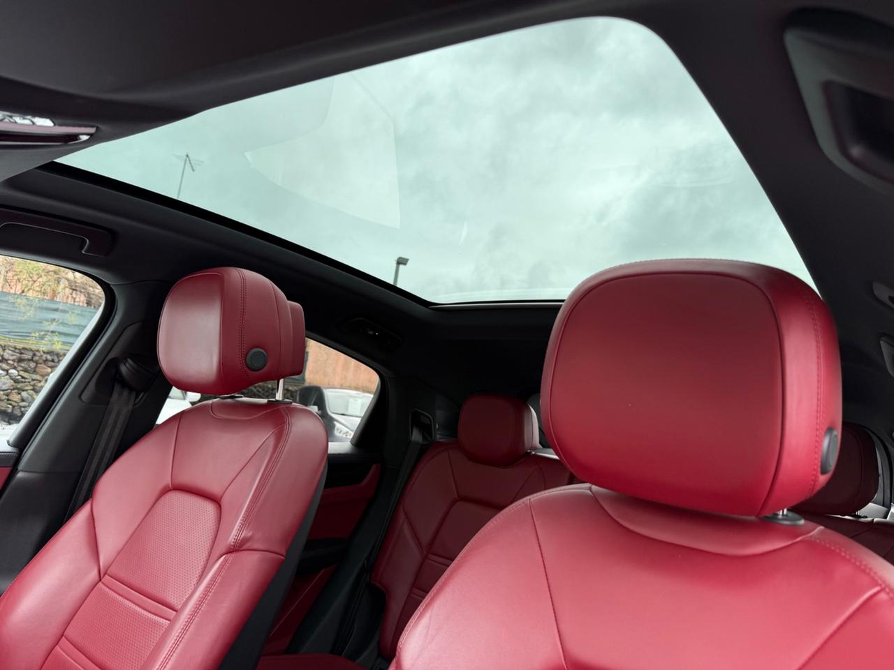 Porsche Cayenne Coupé 3.0 V6 E-Hybrid Platinum Edition