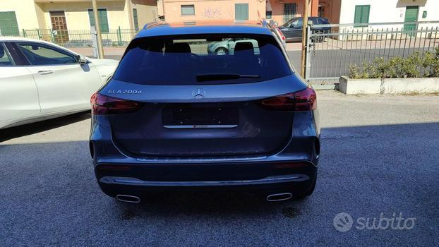 MERCEDES-BENZ GLA 200 d Premium AMG "MULTIBEAM"N