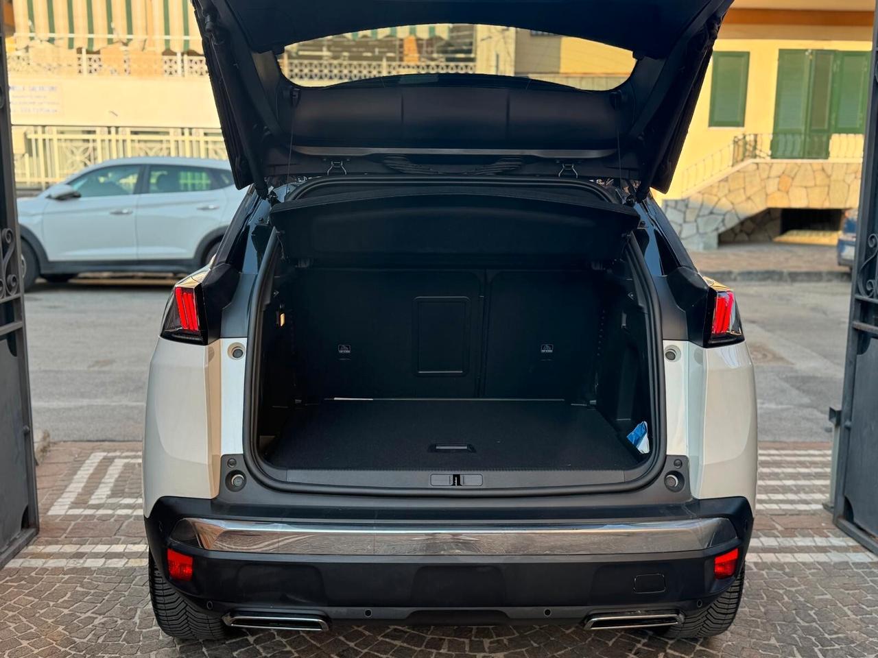 Peugeot 3008 BHDI 130 EAT8 GT Pack TETTO FOCAL FULL