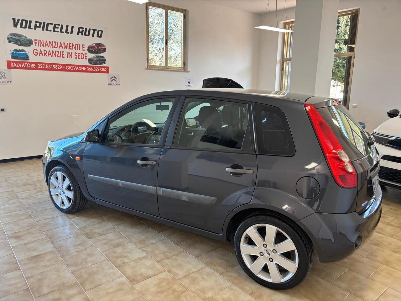 FORD FIESTA ANNO 2006 DS 1.4 ADATTA NEOPATENTATI KM 200 MILA