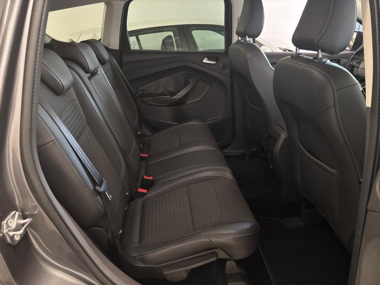 Ford Kuga 1.5 TDCI AUTOMATICA Powershift Titanium
