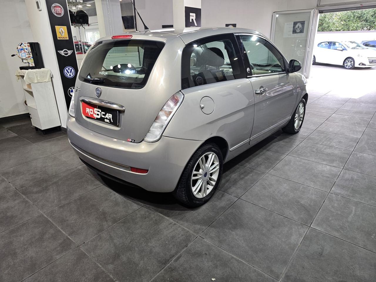 Lancia Ypsilon 1.4 Platino Ecochic GPL