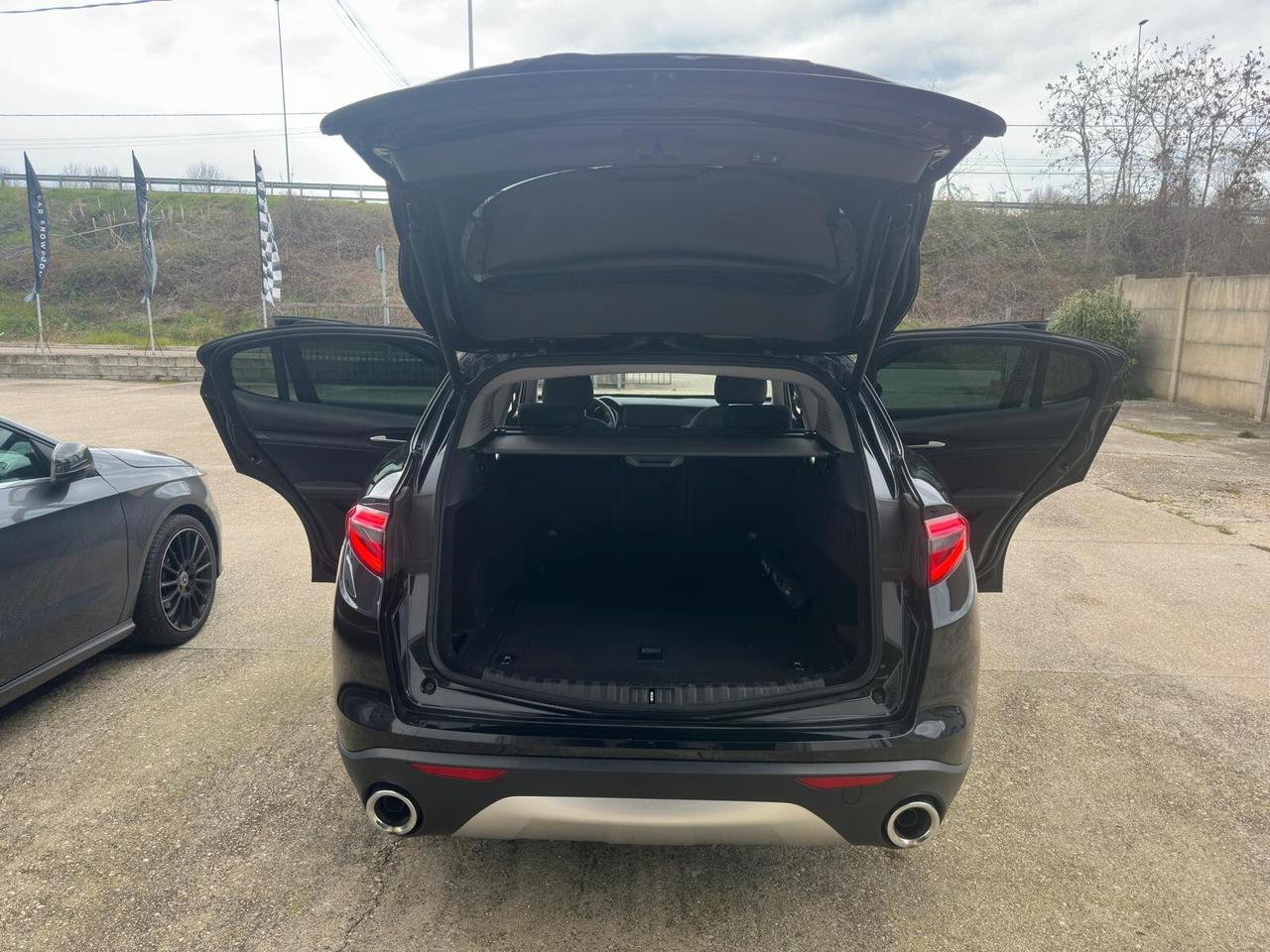 Alfa Romeo Stelvio 2.2 Turbodiesel 160 CV AT8 RWD Sport-Tech