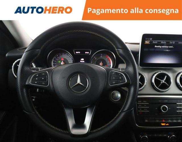 MERCEDES-BENZ GLA 200 d Automatic 4Matic Sport
