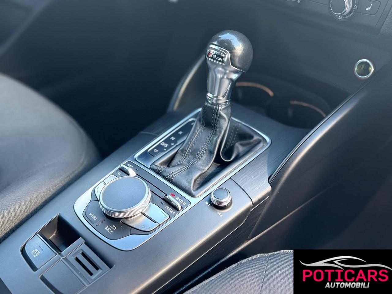Audi A3 1.6 TDI 105 CV AUTOMATICA